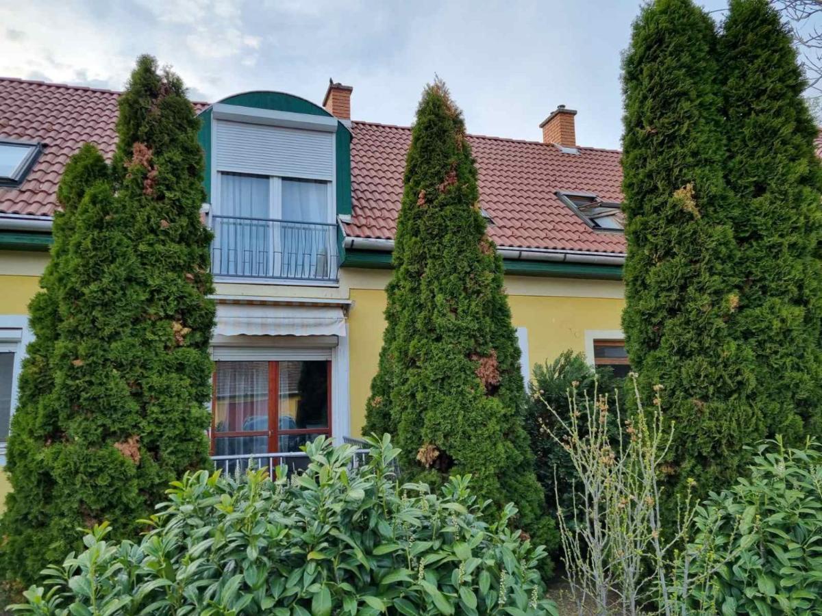 אגר Koerteszirom Apartman מראה חיצוני תמונה